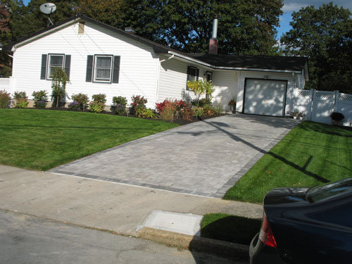 Asphalt driveway with Belgian block edging
