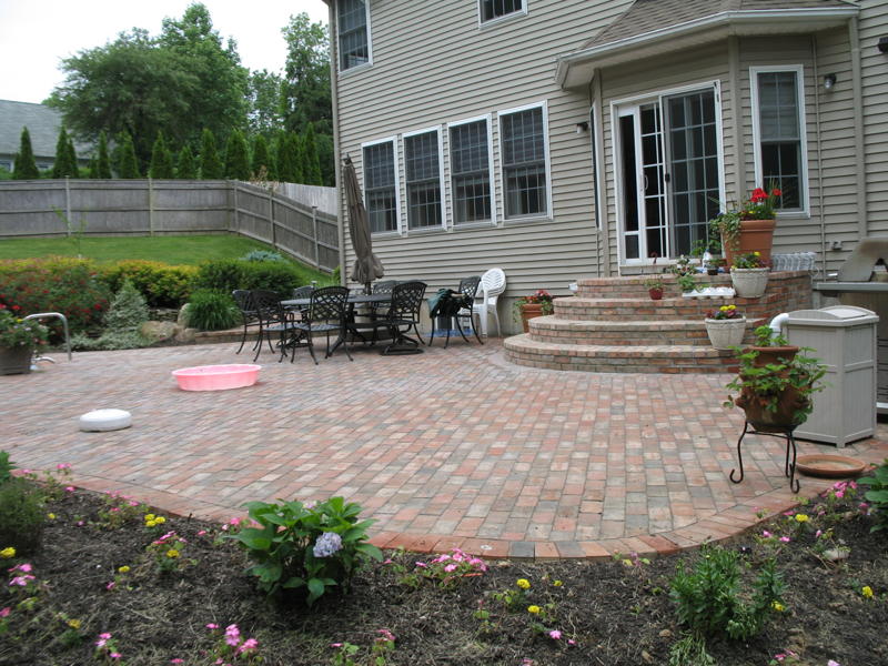 Fifth Avenue Paving outdoor living feature