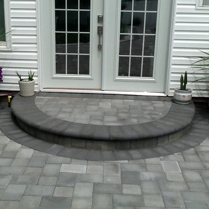 Fifth Avenue Paving — entry stoop installation