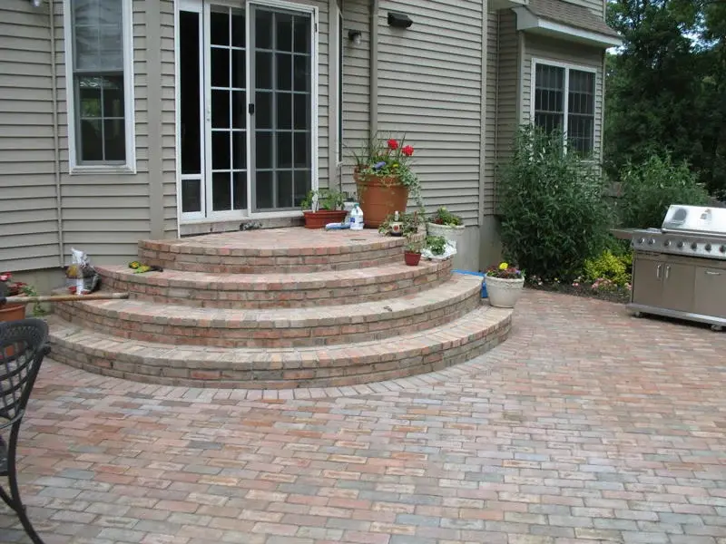 Entry stoop — Cambridge pavers